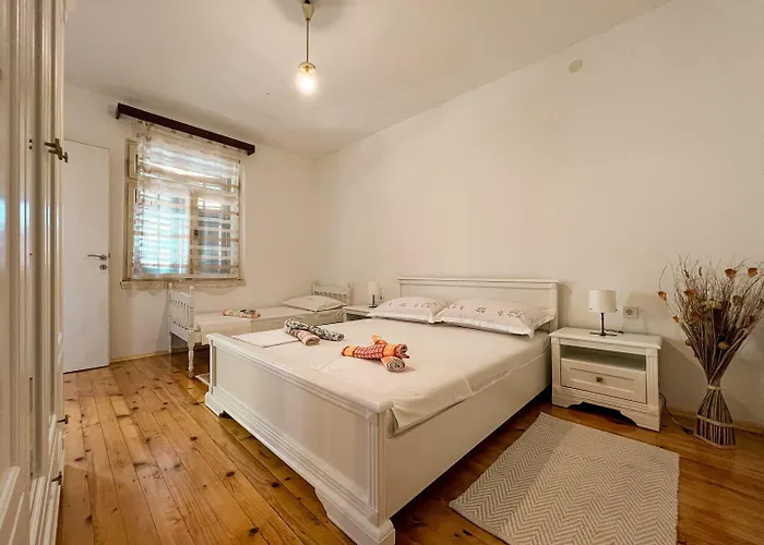 Vladimir Apartment Kastela